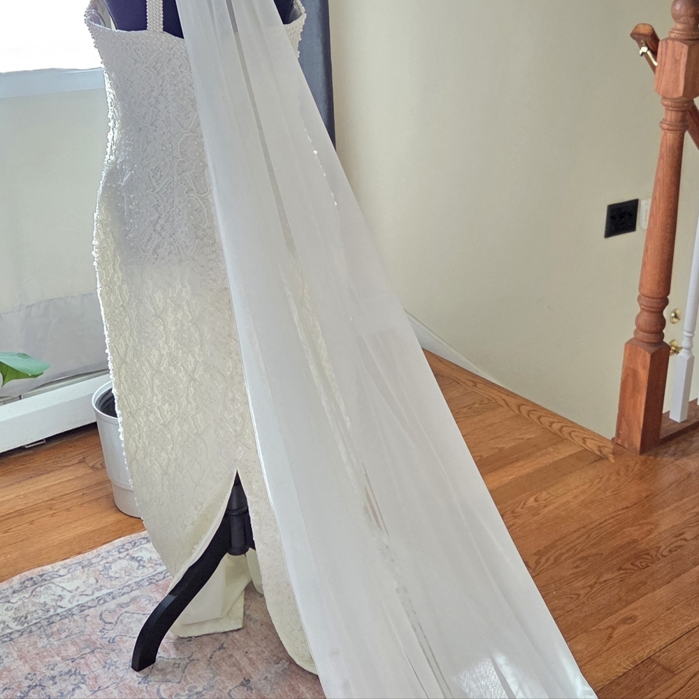 David's Bridal White Lace Wedding Dress